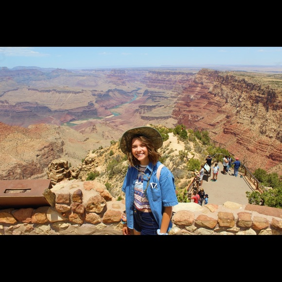 MEET THE POSHER - Picture 3 of 3